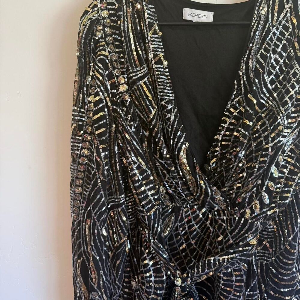 NWOT Fabriesty black and gold sequin wrap dress. Size 1x - Picture 8 of 8